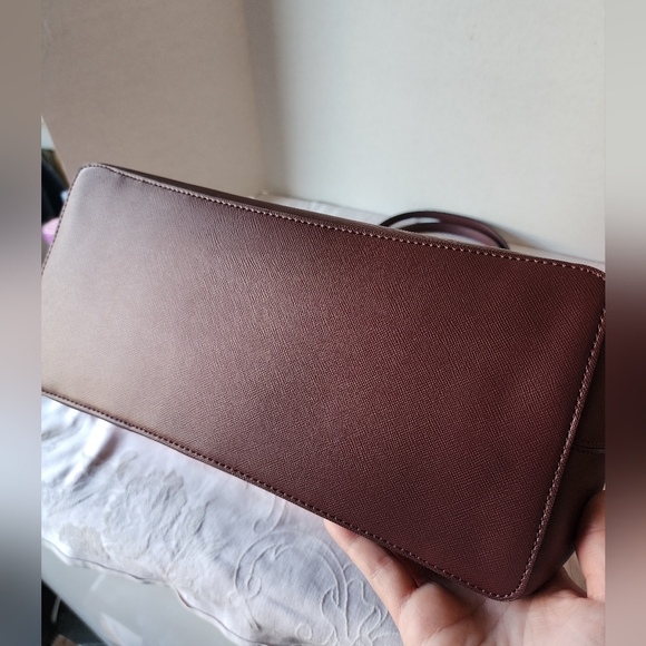 Kate Spade Flash Glitter Large Tote in Cherrywood, Saffiano Leather, EUC - Picture 7 of 12